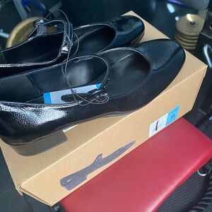 Steve Madden Mary Jane black patent shoes size 9 new in box